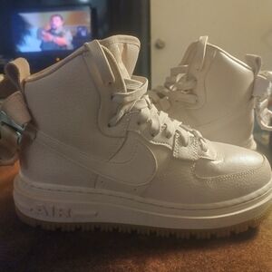 Women's size 8 Nikes